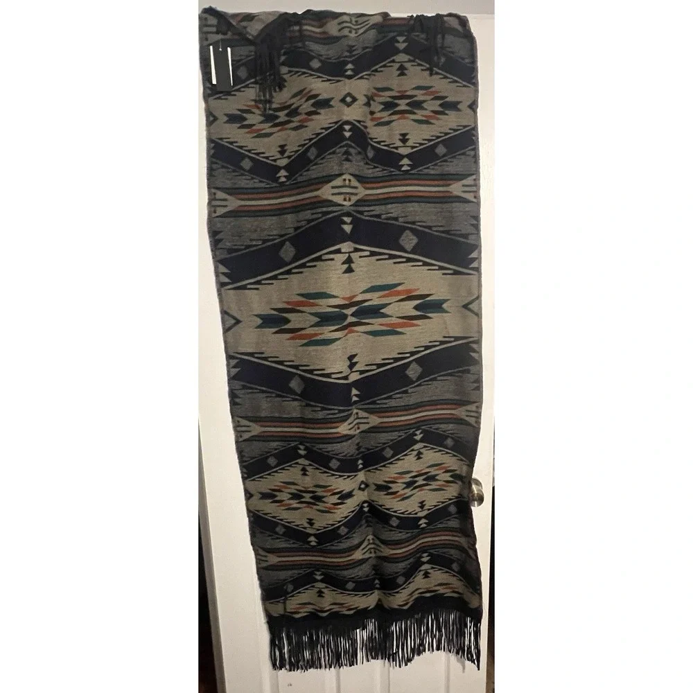 Steve Madden Blanket Wrap‎ Scarf Southwestern Aztec Fringe NWT
